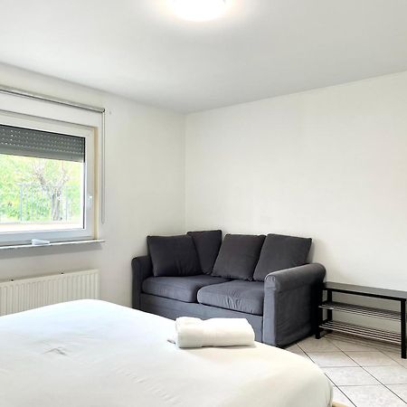 Large Room In Schuttrange Free Parking 10Mins To Airport Excellent Customer Services Extérieur photo
