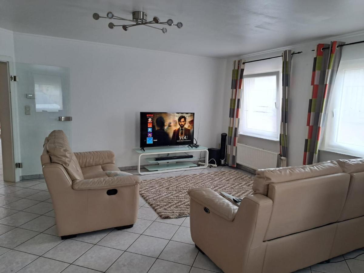 Large Room In Schuttrange Free Parking 10Mins To Airport Excellent Customer Services Extérieur photo