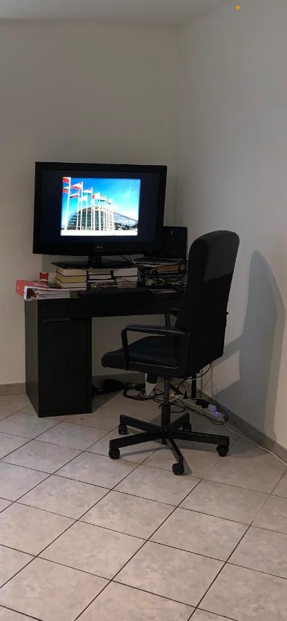 Large Room In Schuttrange Free Parking 10Mins To Airport Excellent Customer Services Extérieur photo